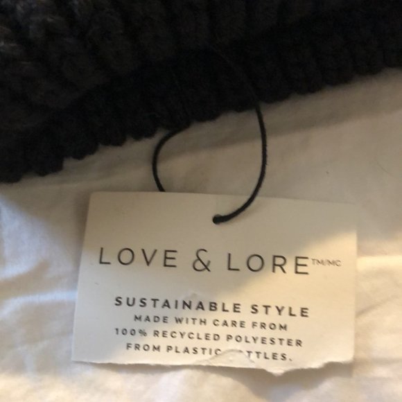LOVE AND LORE ECO CABLE KNIT POM HAT Black - Picture 4 of 9